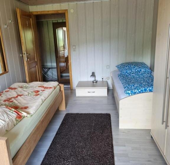 标准间, Pension Zollern