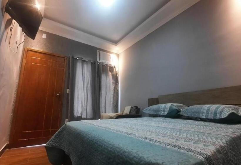 סוויטה עם מרפסת, Pousada Recanto Beach House   Cabo Frio   Rj  Unamar  Cond Florestinha   1 Min A Pé Da Praia