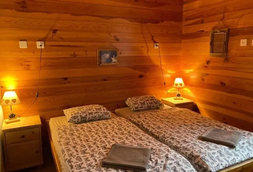 Standard Kolmen Hengen Huone, B&b Chalet Rey Bellet