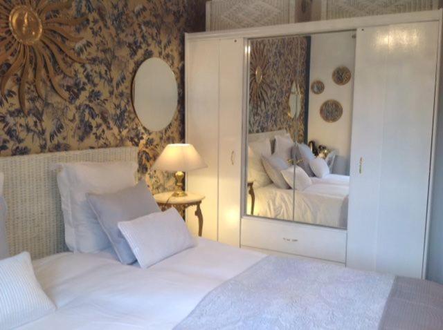 Comfort room with garden view, B&b Les Muscades