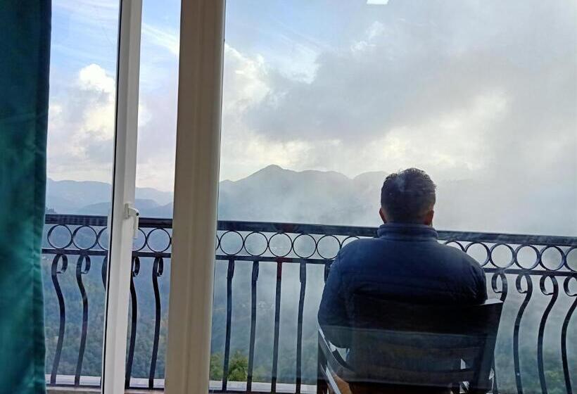 带阳台的豪华间, Aranyavilas