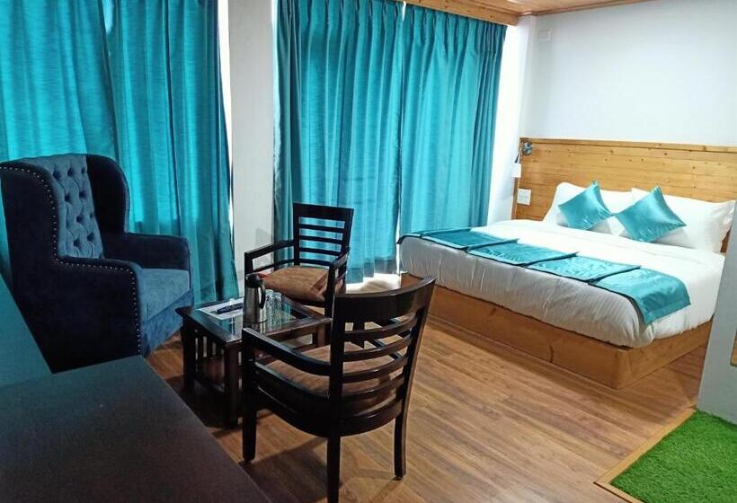 带阳台的豪华间, Aranyavilas