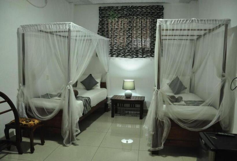 Номер Стандарт, El Corazon De Hikkaduwa