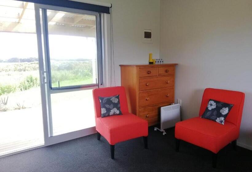 Deluxe room with river view, Scenic Waterways Retreat