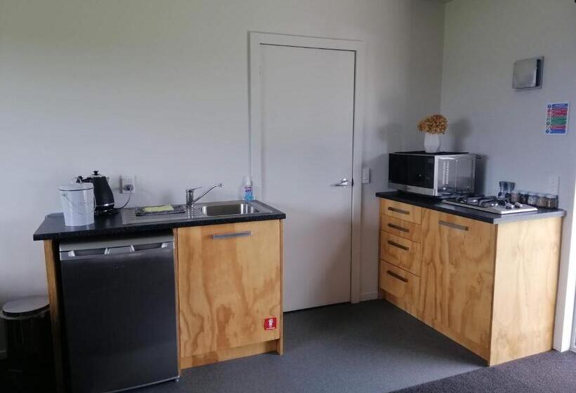 Deluxe room with river view, Scenic Waterways Retreat