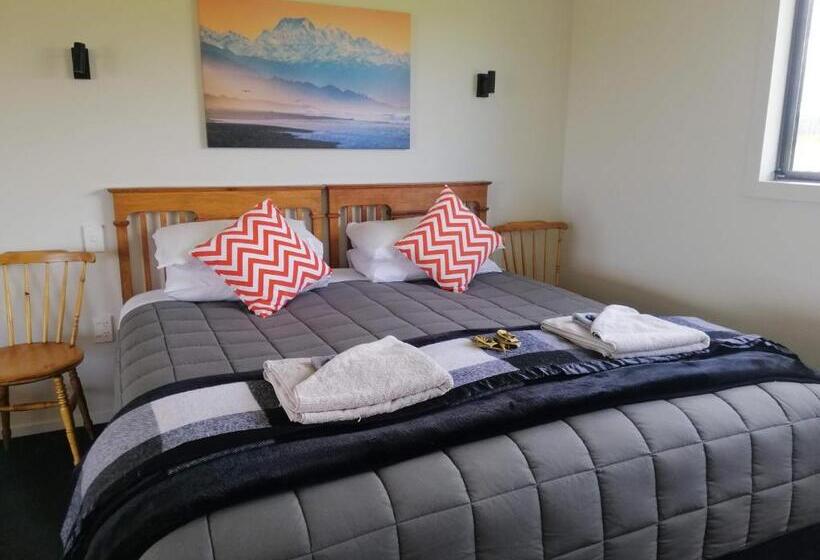 Deluxe room with river view, Scenic Waterways Retreat