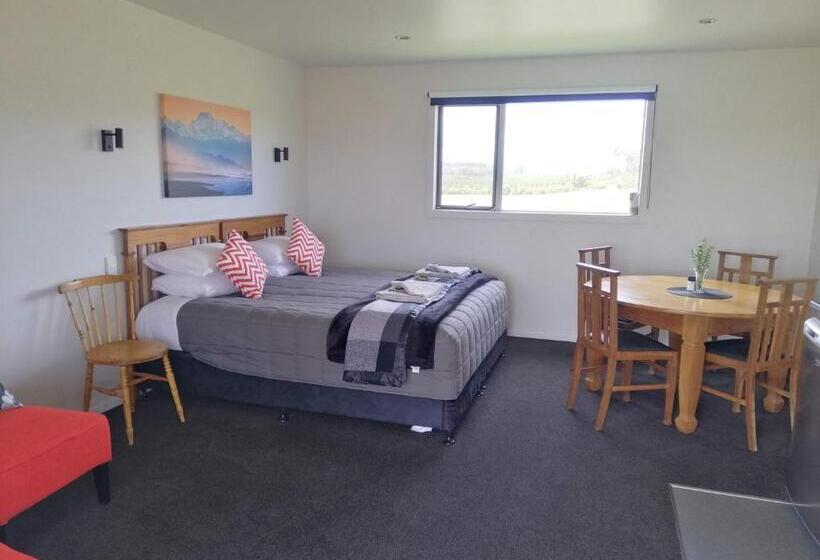 Deluxe room with river view, Scenic Waterways Retreat