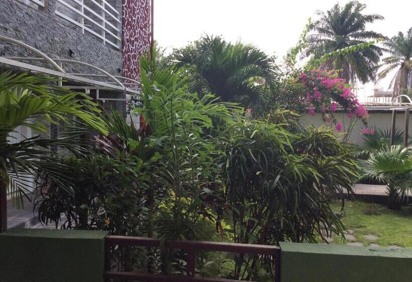 패밀리 스튜디오, Fengshui Residence