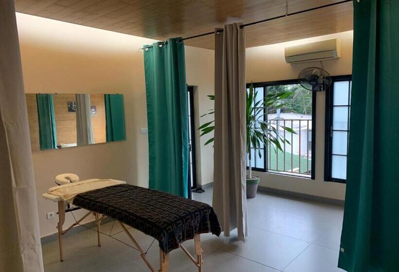 침실 2개 스위트, Fengshui Residence