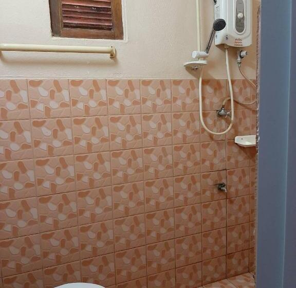 Habitació Quàdruple Estàndard, ชรินพันธ์เฮ้าส์