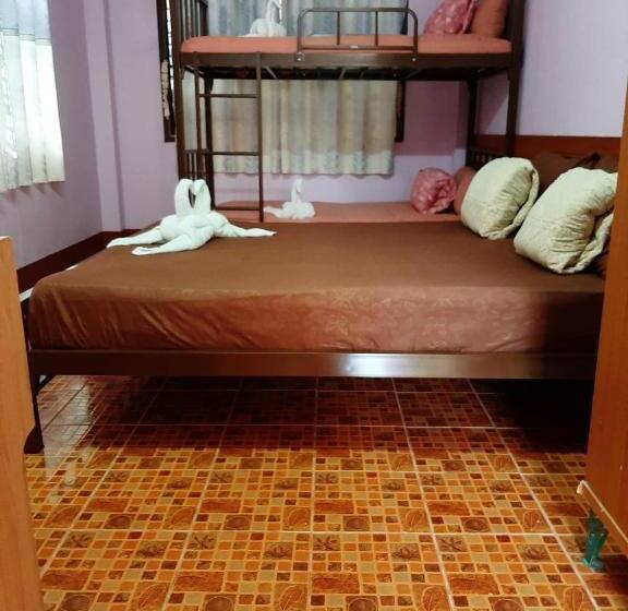 Habitació Quàdruple Estàndard, ชรินพันธ์เฮ้าส์