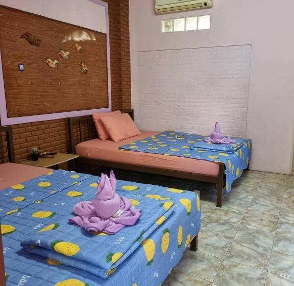 Family Room, ชรินพันธ์เฮ้าส์