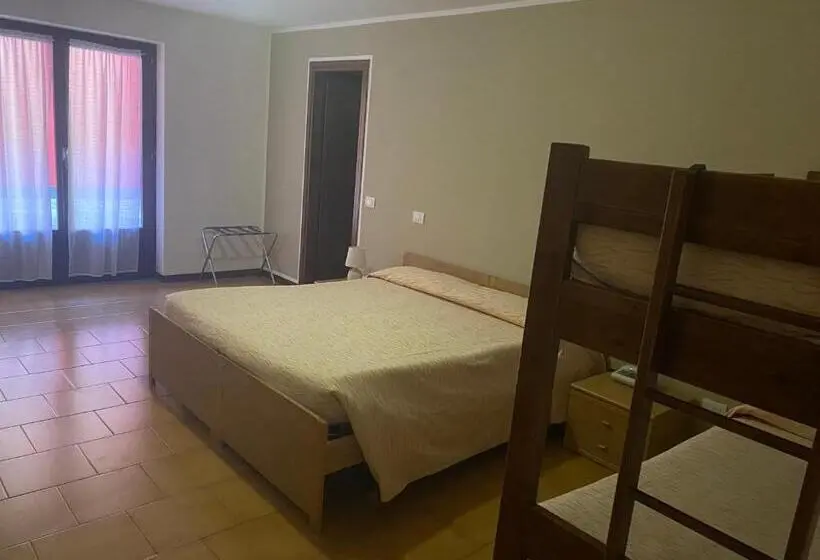スタンダード4人部屋, Albergo La Perla