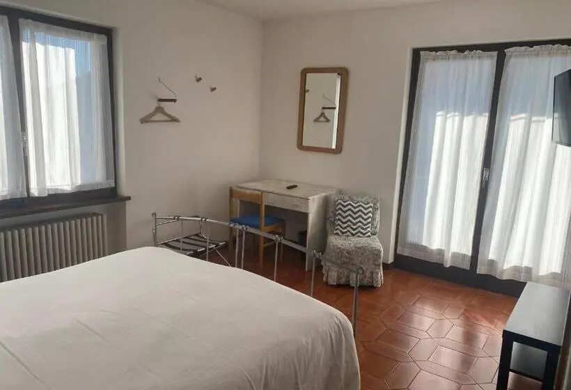 マウンテンビュースタンダードルーム, Albergo La Perla
