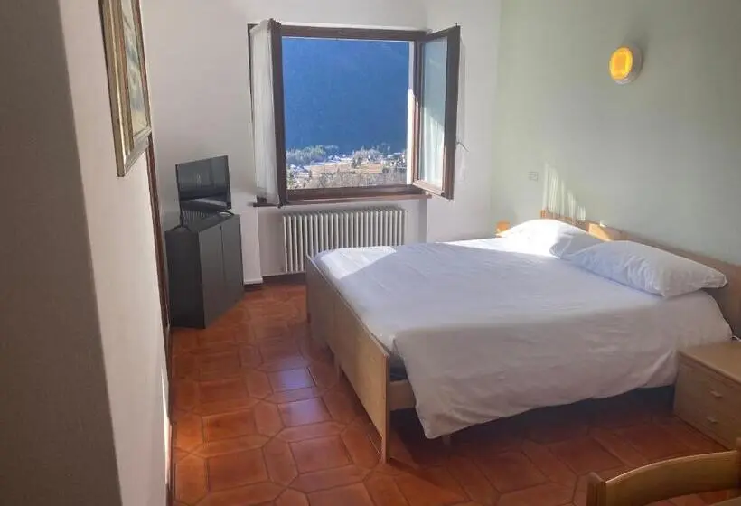 マウンテンビュースタンダードルーム, Albergo La Perla