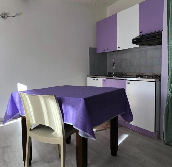 Студия Стандарт, Albergo La Perla