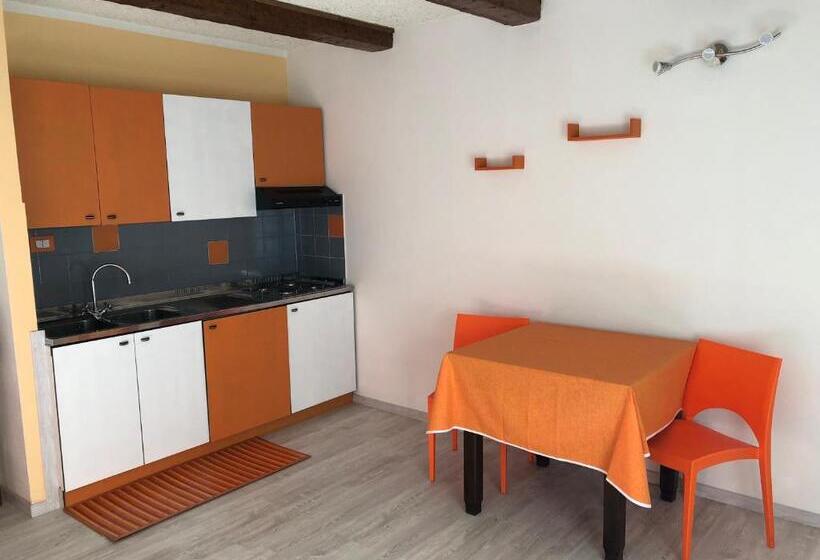 Студия Стандарт, Albergo La Perla