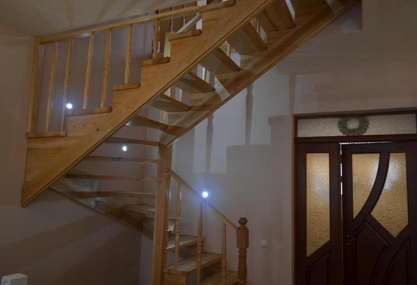 اتاق استاندارد با چشمانداز, Bobrovski