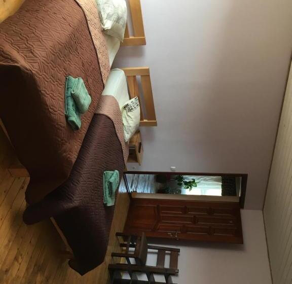 اتاق استاندارد سه نفره, Bobrovski