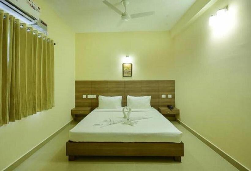 Номер Deluxe с Балконом, Brindhavan Residency