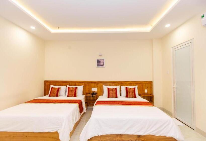 اتاق خانوادگی, Dong Do Airport