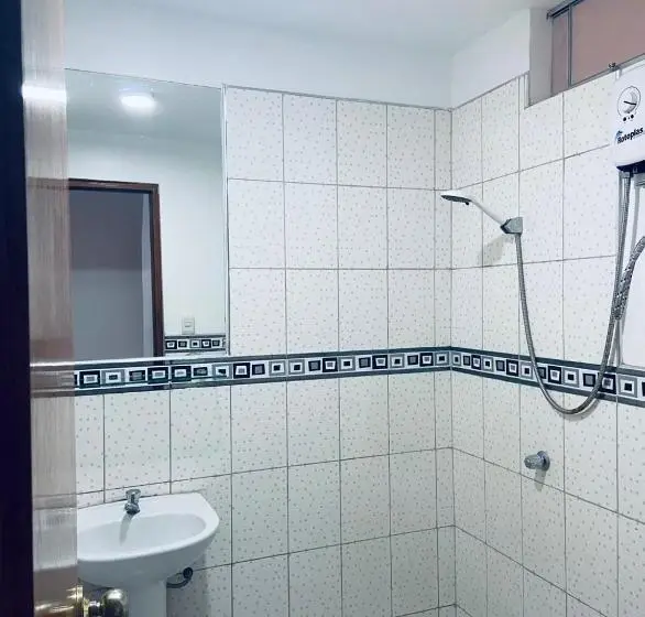 Standard Kolmen Hengen Huone, Puerto Bayovar Ii
