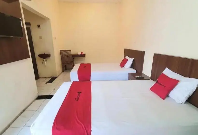 Deluxe-huone, Reddoorz Near Universitas Pgri Kanjuruhan