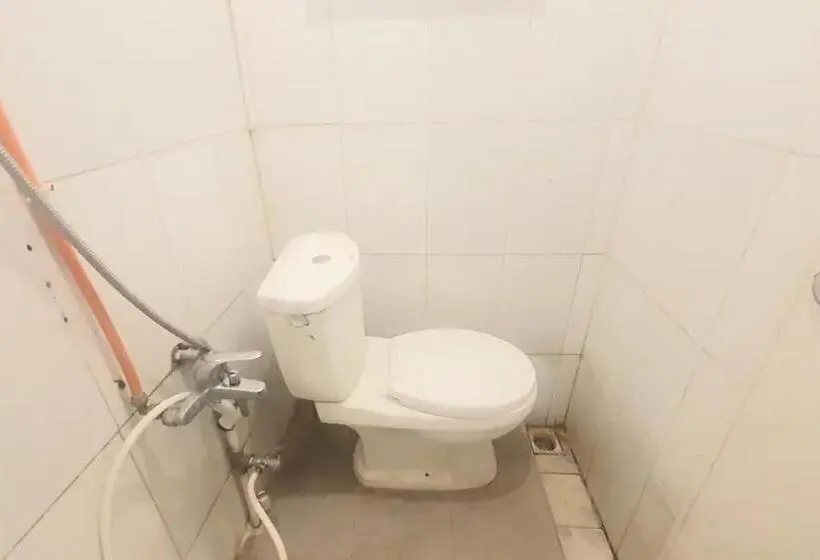Standard-huone, Reddoorz Near Universitas Pgri Kanjuruhan
