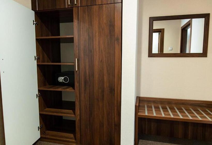 Svit, садиба березино