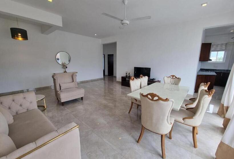 Апартаменты 1 Спальня, Legends Towers Apartments