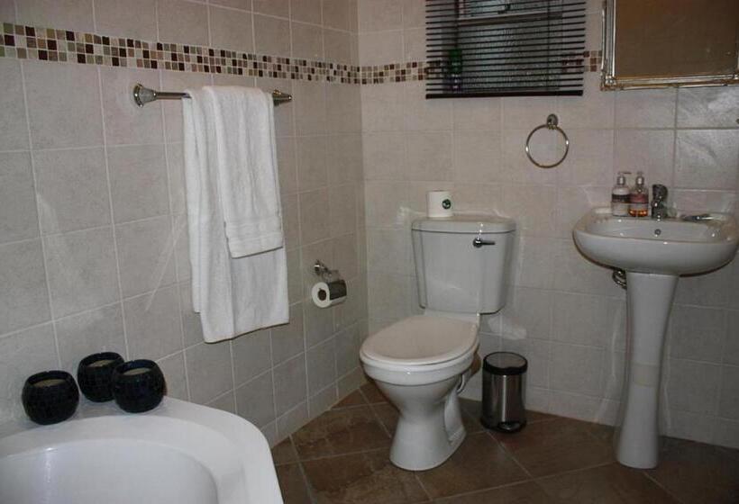 חדר סטנדרט נוף לבריכה, Big Tree Guesthouse Brits