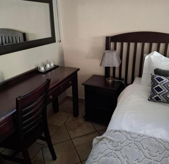 חדר סטנדרט נוף לבריכה, Big Tree Guesthouse Brits