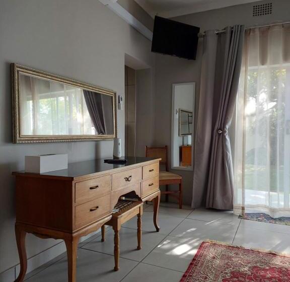 חדר סופריור נוף לגינה, Big Tree Guesthouse Brits