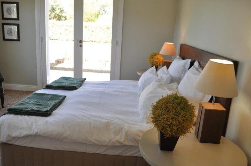 فيلا غرفة نوم واحدة مع مسبح, South Hill