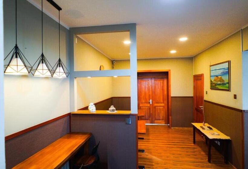 اتاق استاندارد با سرویس بهداشتی مشترک, Zaya Guest House