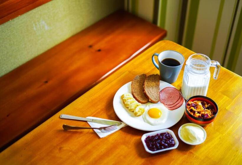 اتاق استاندارد با سرویس بهداشتی مشترک, Zaya Guest House