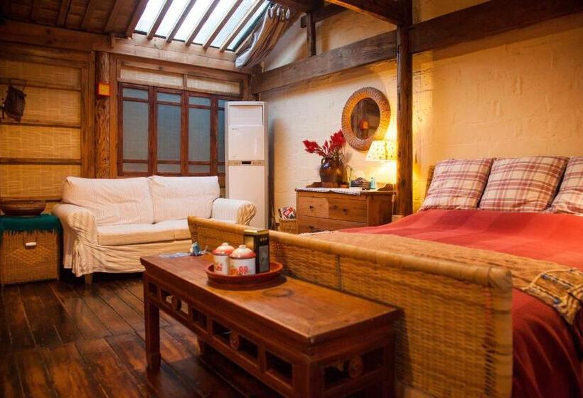 Люкс, Pig S Boutique Hotel Xidi