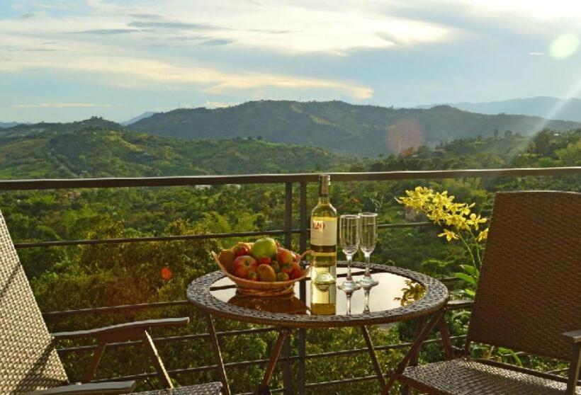 バルコニー付きデラックスルーム, Toscana