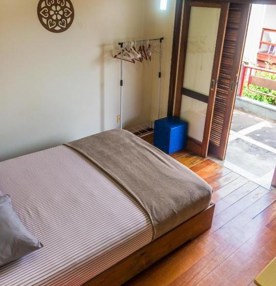 סוויטה דלוקס, Sunhouse Hostel