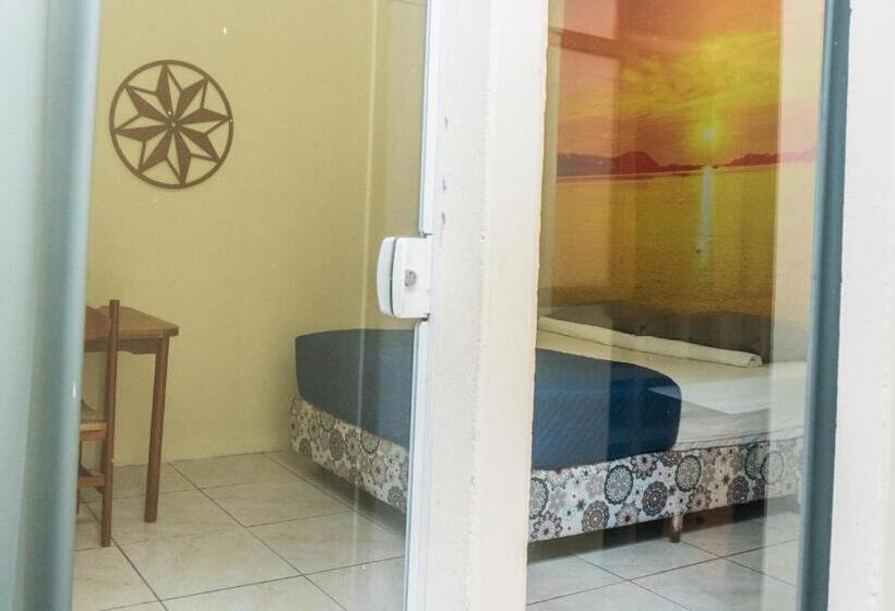 סוויטה דלוקס, Sunhouse Hostel