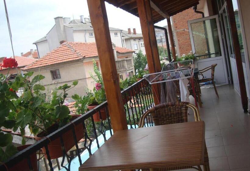 标准间, Radi Inn