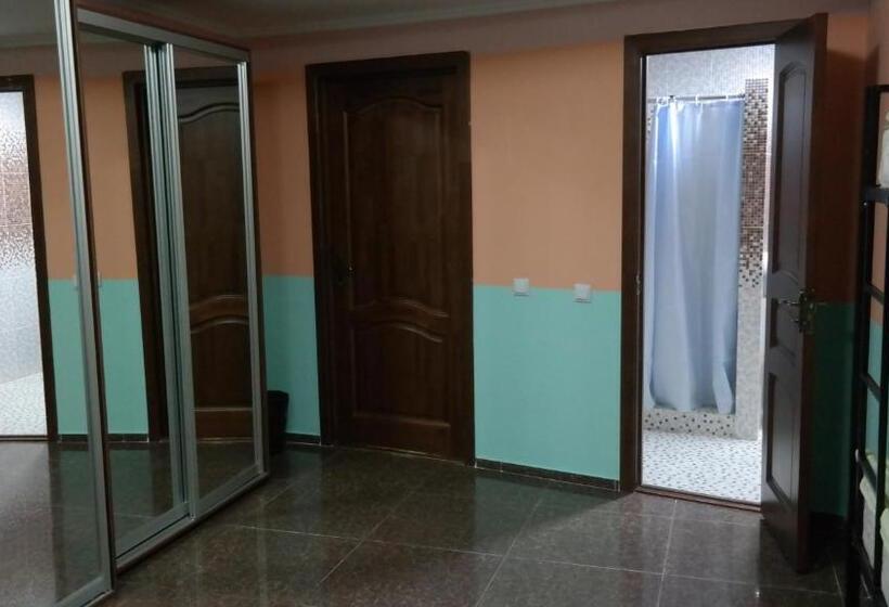 تختخواب در اتاق مشترک, Astana Best Hostel