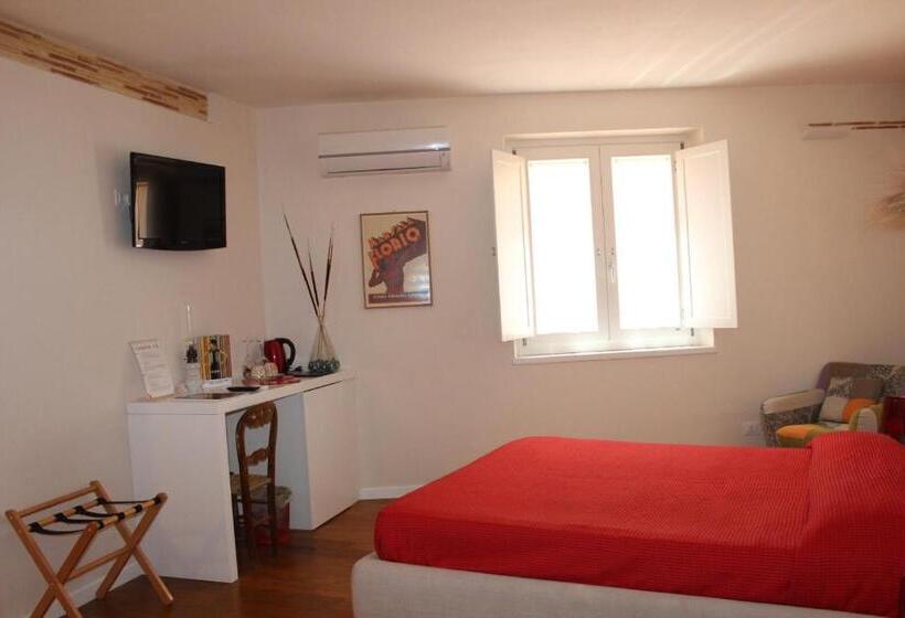 スタンダードルーム, Dimora Di Charme Cassaro 168