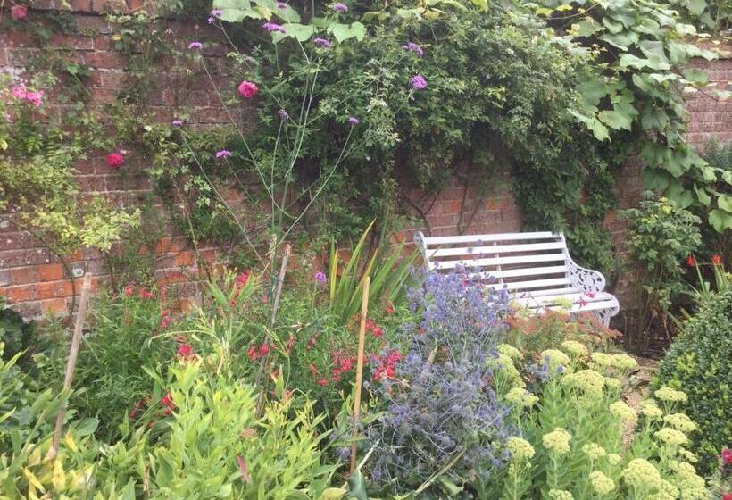 جناح ديلوكس سرير كينج, Upper Court