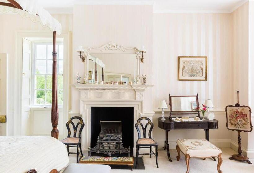 جناح ديلوكس سرير كينج, Upper Court