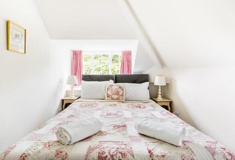 منزل غرفة نوم واحدة, Upper Court