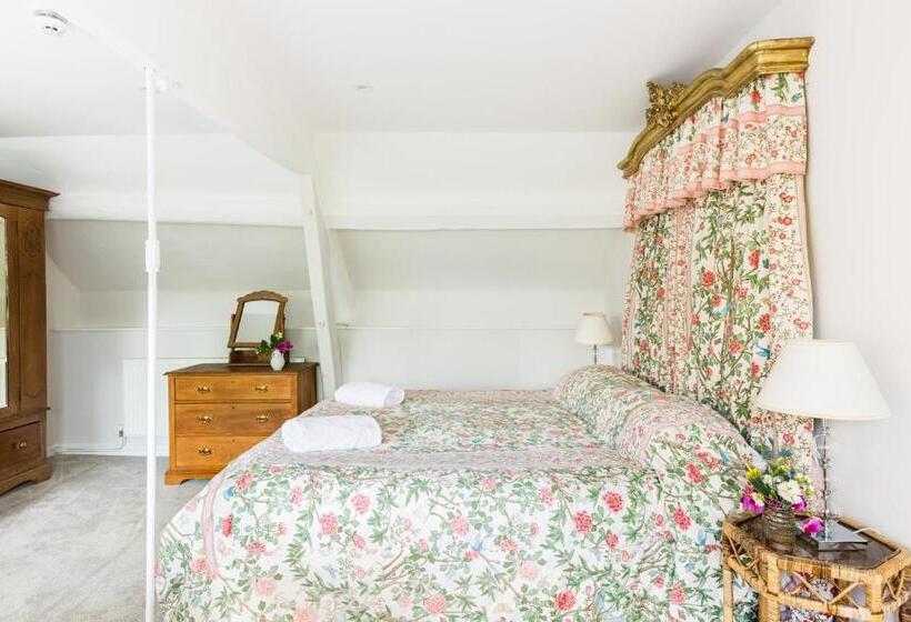 منزل غرفة نوم واحدة, Upper Court