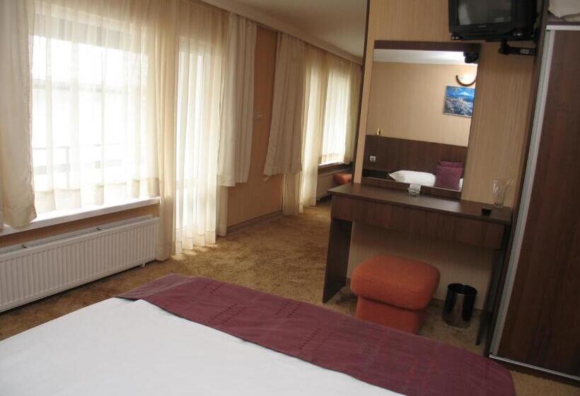 주니어 스위트 발코니, Family Hotel Yagoda88