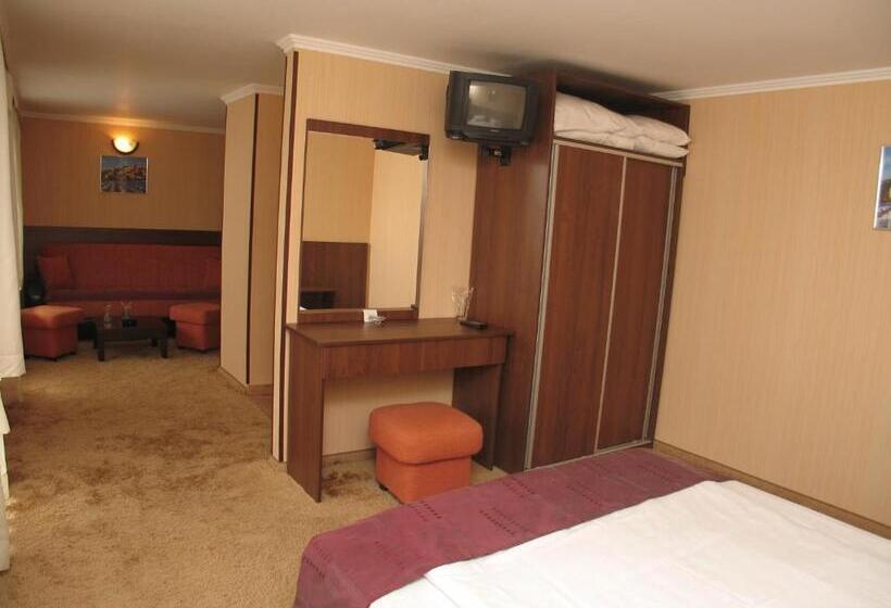 주니어 스위트 발코니, Family Hotel Yagoda88