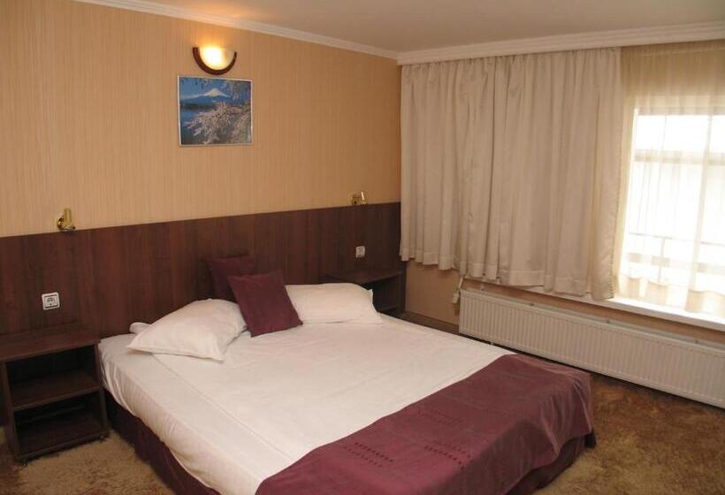 주니어 스위트 발코니, Family Hotel Yagoda88